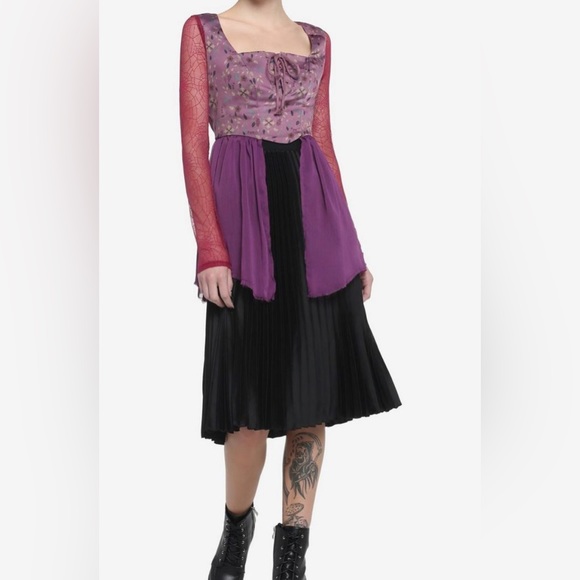 Her Universe Disney Hocus Pocus Sarah Peplum Long-Sleeve Top - Picture 7 of 8